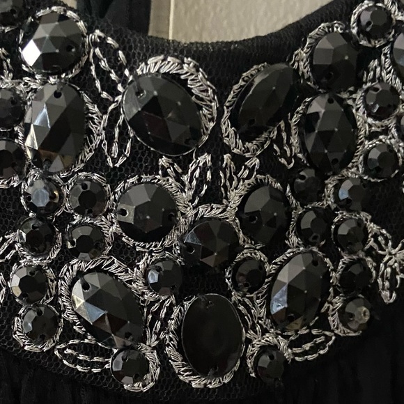 EXPRESS LOT rhinestone/cold shoulder/embellished bling tanks LOT OF 2 - Picture 4 of 9